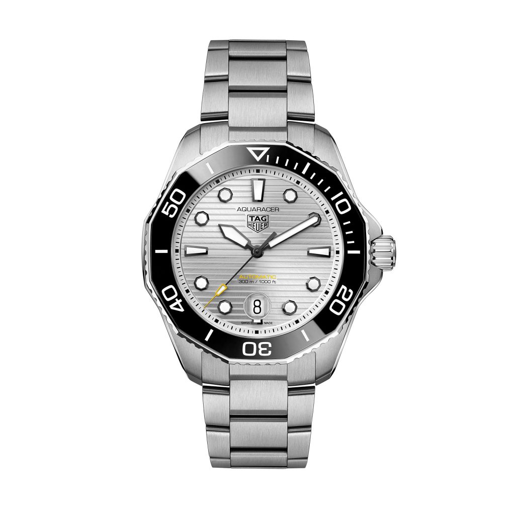 TAG HEUER AQUARACER PROFESSIONAL 300 43 mm acero satinado y pulido edición especial esfera plateada satinada “rayos de sol” agujas y los marcadores en oro negro SuperLuminova® full front